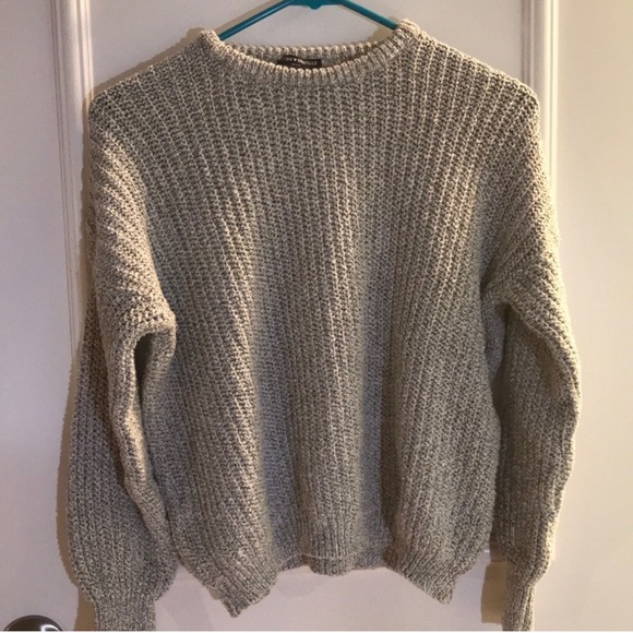 Brandy Melville Gray Knit Sweater - Picture 2 of 5
